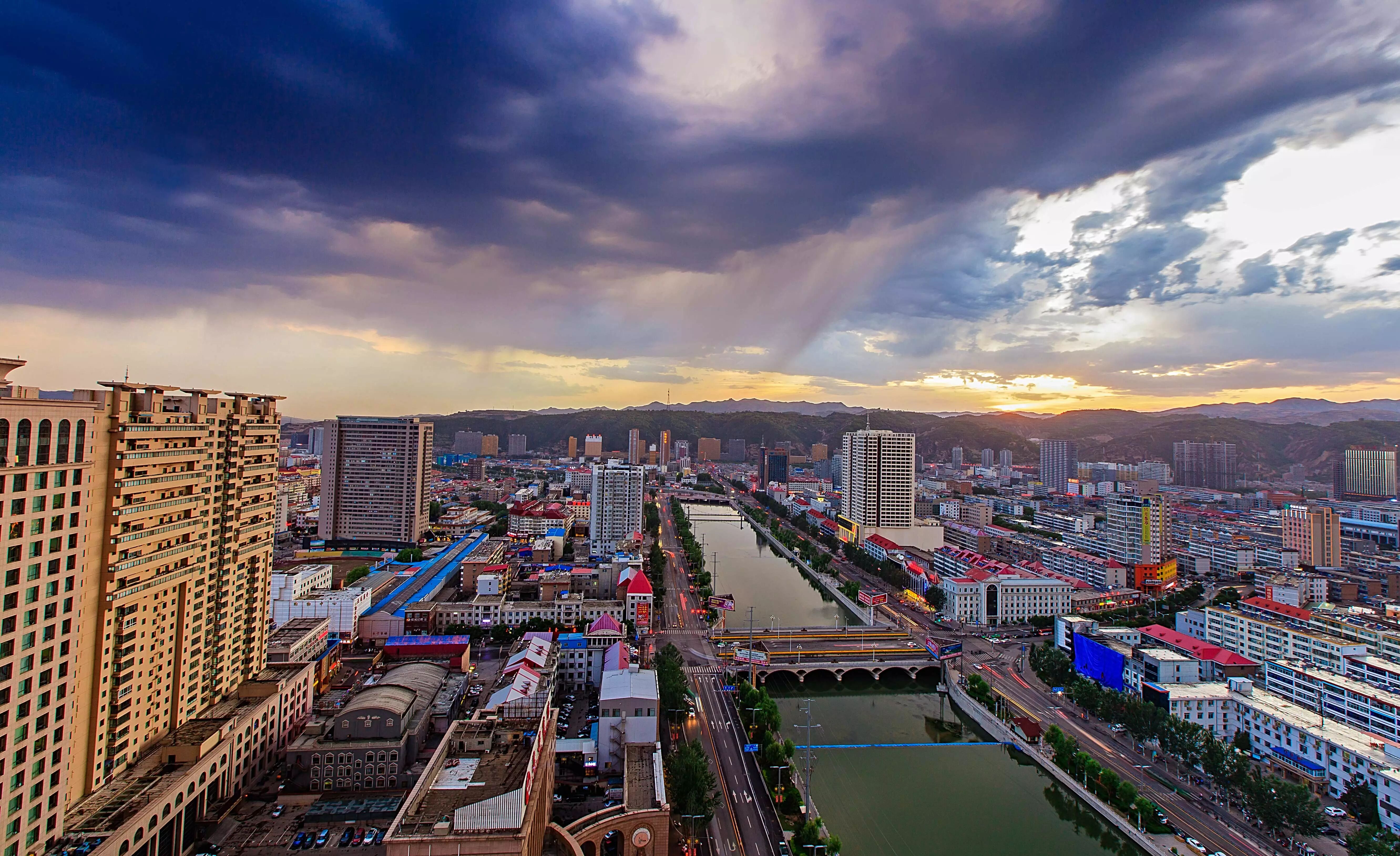 黄土高原上的明珠，吕梁的魅力之旅